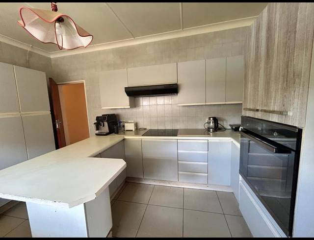 4 BEDROOM HOUSE FOR SALE IN SELCOURT